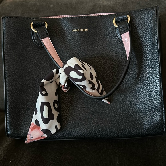 Anne Klein Hand Bag - Picture 1 of 3